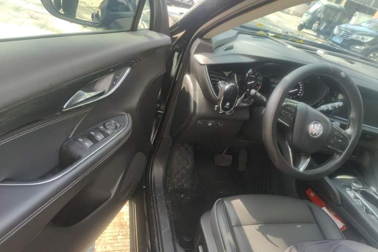 Used Buick Envision 2022 Facelift Encore S 552T Two-Wheel-Drive Luxury Model
