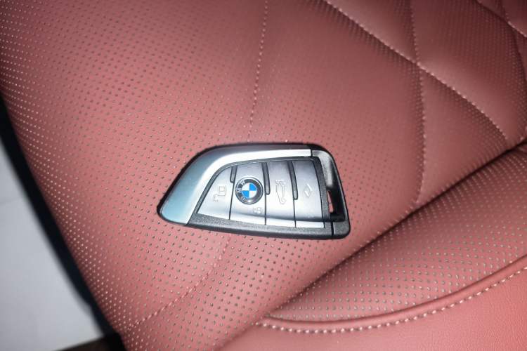 Used BMW X5 2022 Restyled xDrive 30Li Luxury Version M Sport Package
