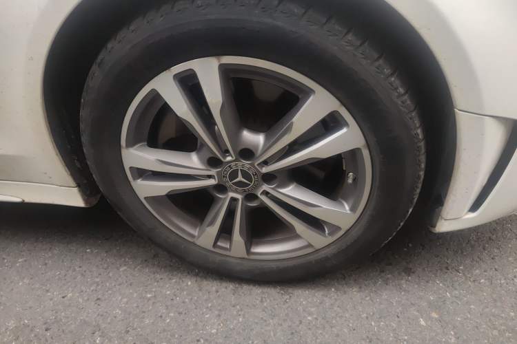 Used Mercedes-Benz C-Class 2021 C 200 L Fashion Edition Sport Version Right Front Wheel Hub