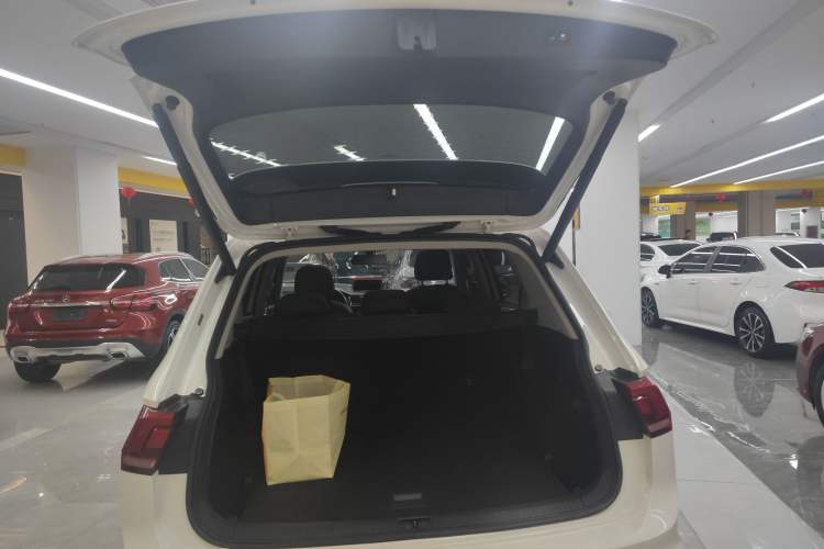 Used Volkswagen Tiguan L 2021 330TSI Automatic Two-Wheel Drive R-Line Enhanced Edition