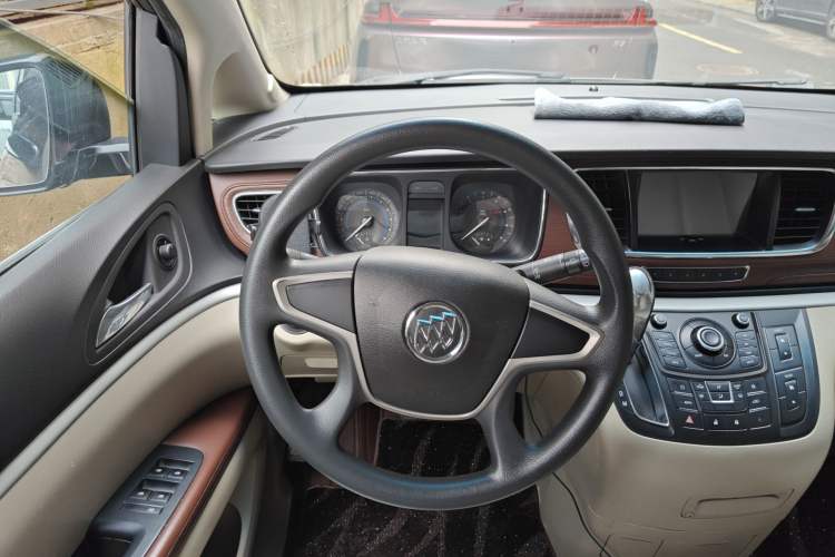 Used Buick GL8 2014 2.4L CT Luxury Business Comfort Edition Steering Wheel