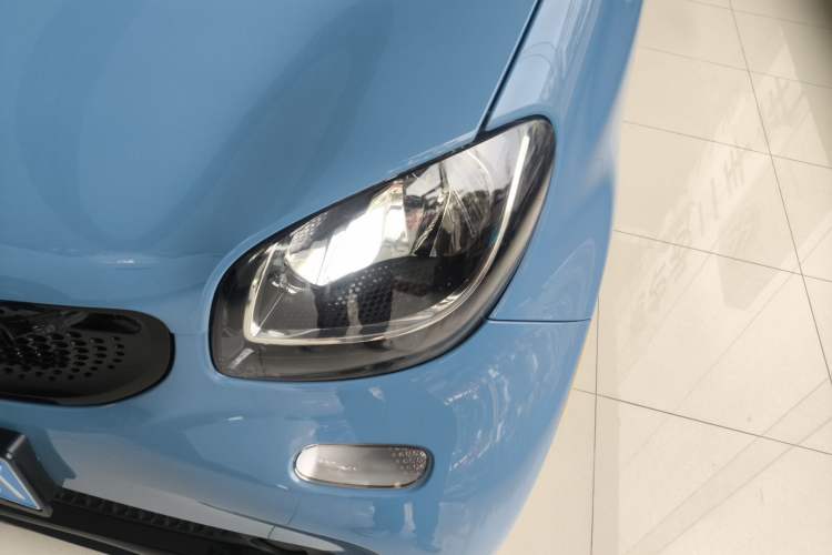 Used smart fortwo 2018 1.0L 52kW Hardtop Passion Edition China V Standard
