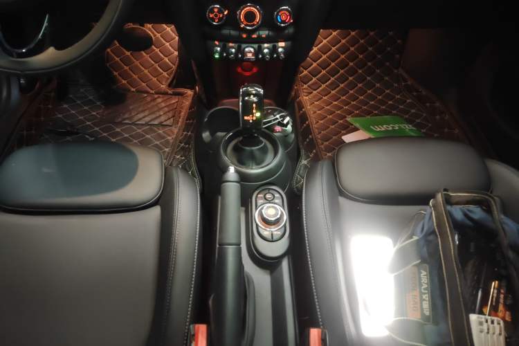 Used MINI MINI 2021 1.5T COOPER Classic Edition Five-Door Version