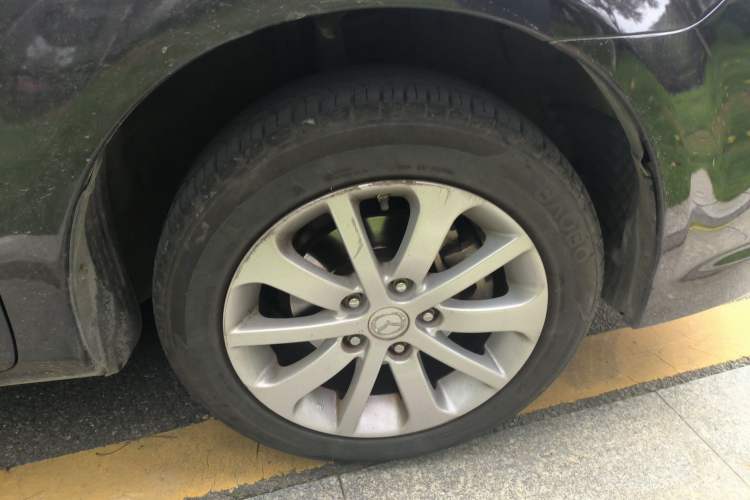 Used Mazda 6 2014 2.0L Automatic Classic Version Right Front Wheel Hub