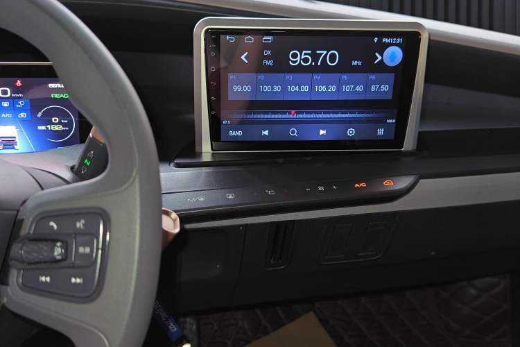 Used Baojun E200 2019 250KM Smart Drive Edition Audio And AC Panel