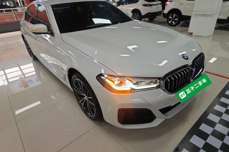 Used BMW 5 Series 2022 Restyled 530Li Leading Edition M Sport Package Front Right 45 Deg