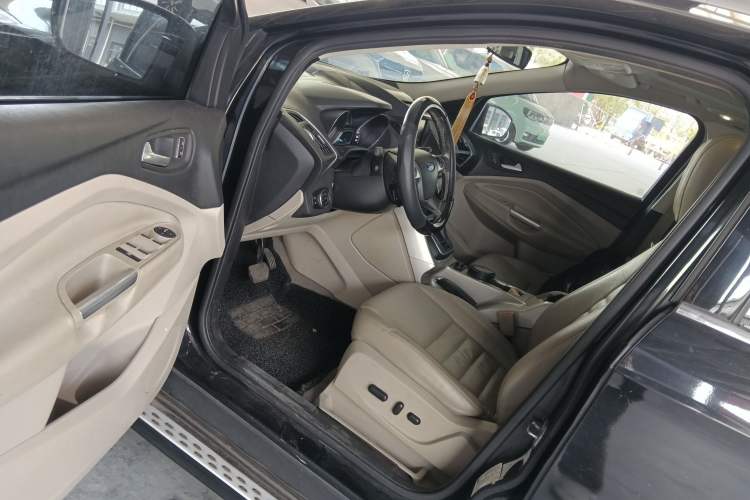 Used Ford Kuga 2013 2.0L GTDi Four-Wheel-Drive Elite Model Driver Seat