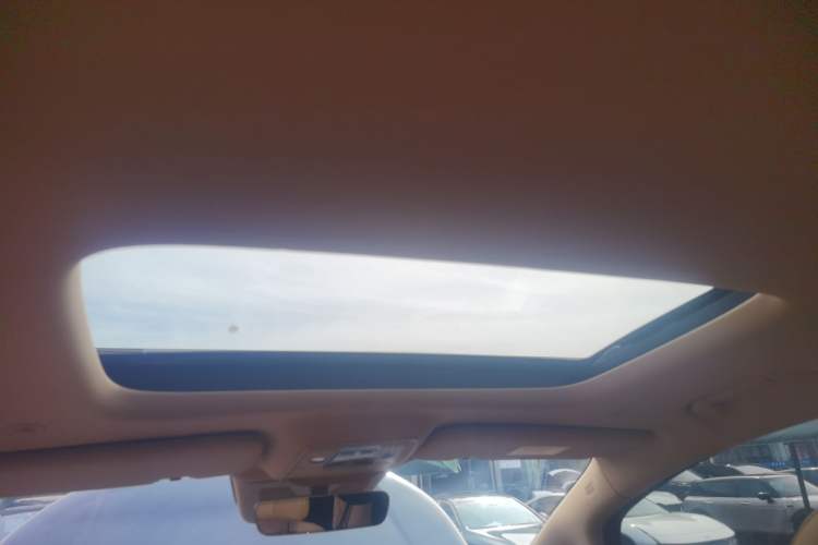 Used Denza D9 2025 DM-i Smart Drive 1020 Four-Wheel Drive Deluxe Model
