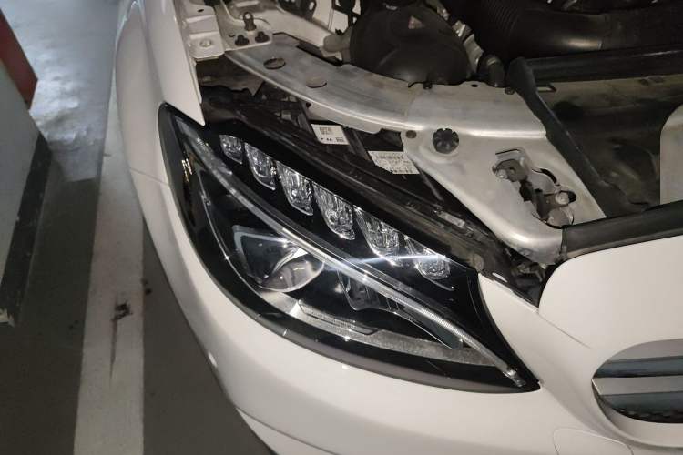 Used Mercedes-Benz C-Class 2017 Restyled C 180 L Fashion Edition Sport Version Right Front Headlight