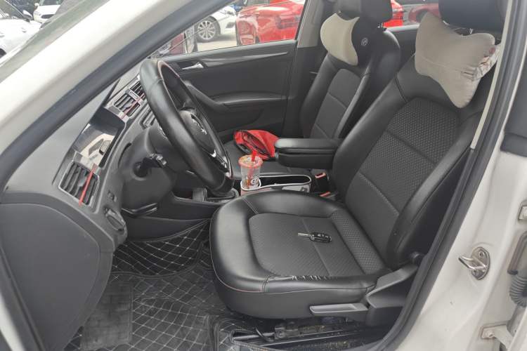 Used Volkswagen Santana 2017 Haval H9 1.6L Automatic Comfort Edition
