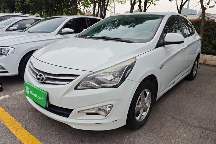 Used Hyundai Verna (older generation) 2014 1.4L Manual Smart GLS Trim