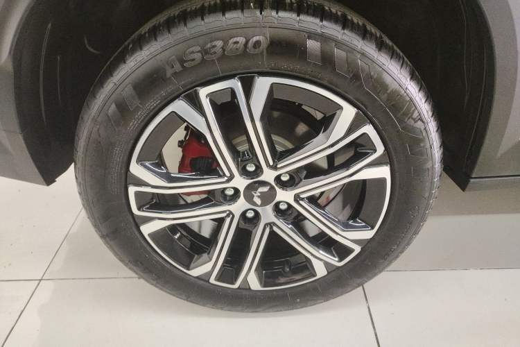 Used Wuling Alvez 2022 1.5T CVT Trendy & Cool Edition Right Rear Wheel Hub