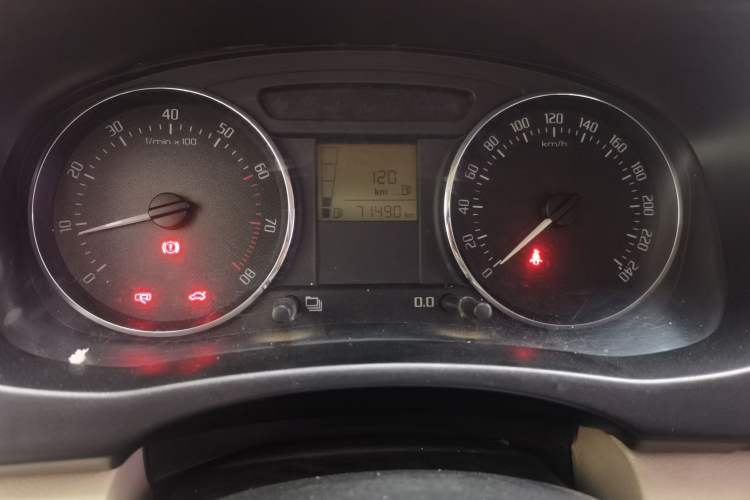 Used Skoda Fabia 2012 1.4L Manual Jingling Edition Odometer Close Up