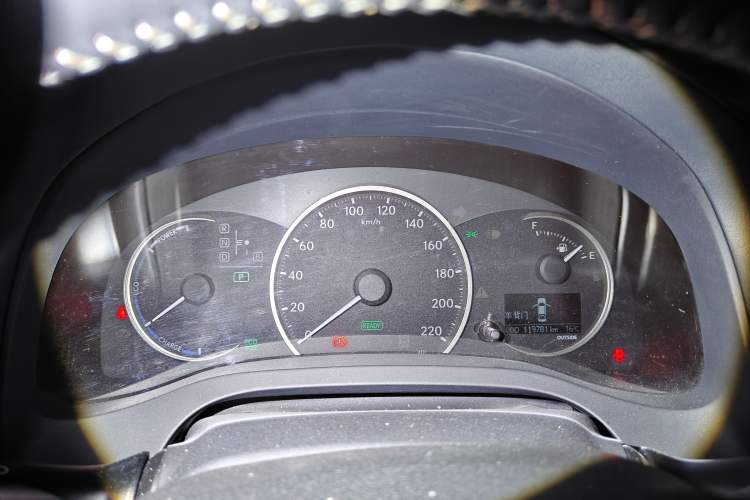 Used Lexus CT 2014 CT200h Elite Edition Monochrome Odometer Close Up