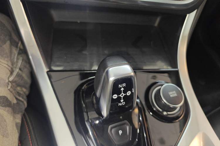 Used Lynk & Co 01 2017 2.0T Four-Wheel Drive Pro Edition Gear Lever