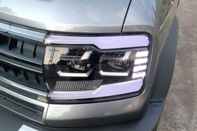 Used Formula Leopard Leopard 5 2024 Cloud Ride Luxury Edition