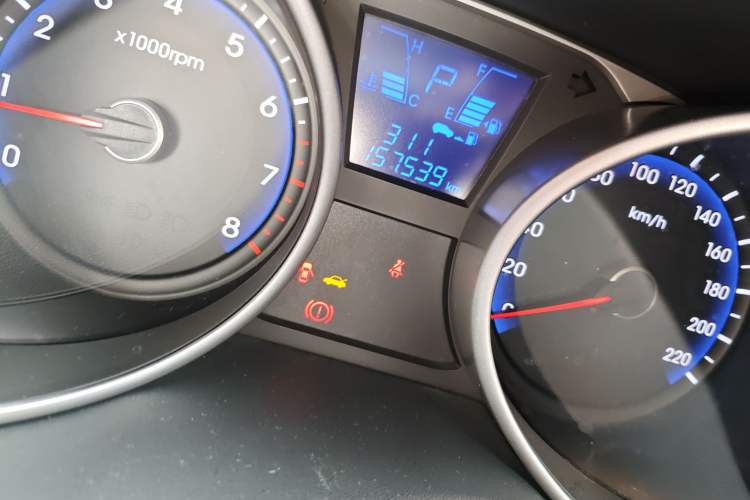 Used Hyundai ix35 2013 2.0L Automatic Two-Wheel Drive Smart GLS China IV Standard