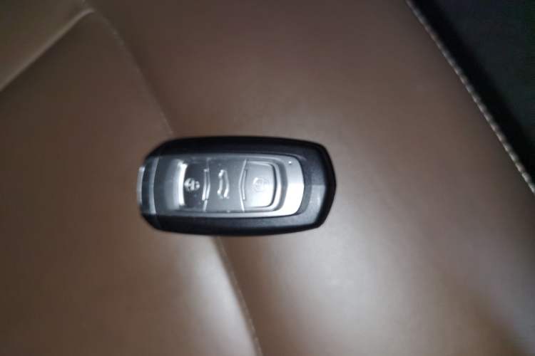 Used Geely Auto Emgrand X7 Sport 2016 1.8TD Automatic All-Wheel-Drive ZhiZun Edition