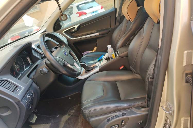 Used Volvo XC60 2015 T5 Smart Upgrade Model