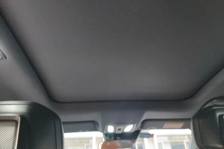 Used Changan UNI-V iDD 2023 ZhiDian iDD 1.5T 113km ZhiKu Model
