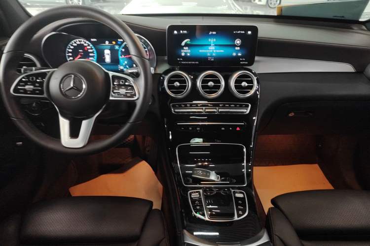 Used Mercedes-Benz GLC 2022 Second Facelift GLC 260 L 4MATIC Dynamic Edition Audio And AC Panel