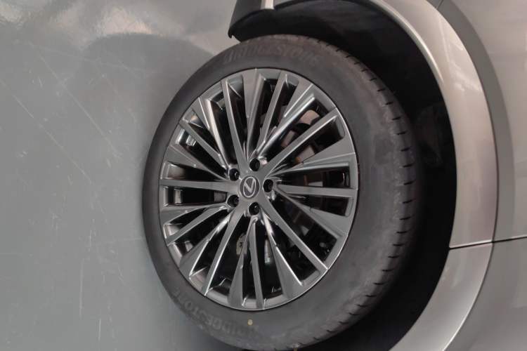 Used Lexus RX New Energy 2023 450h+ Four-Wheel Drive Enjoyment Edition Right Rear Wheel Hub