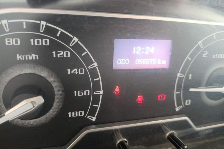 Used SAIC MAXUS Xintu V80 2021 2.0T Manual Classic Aoyuntong Long Wheelbase Mid-Roof 6/7/8/9-Seater