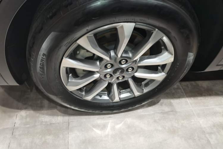 Used Ford Edge 2023 Ford Explorer L 2.0T EcoBoost E-Hybrid Two-Wheel Drive 7-Seater Luxury Model
