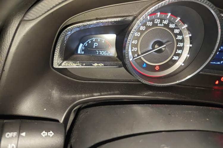 Used Mazda Mazda 3 Axela 2016 Sedan 1.5L Automatic Luxury Model
