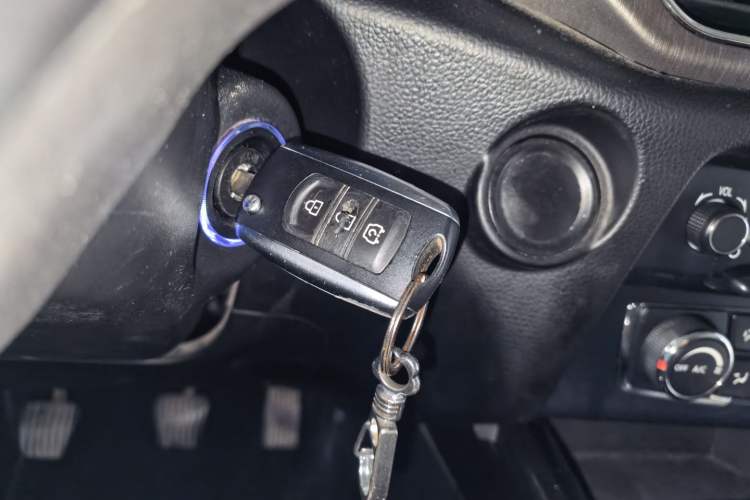 Used Dongfeng Fengon S560 2018 1.8L Manual Comfort 7-Seater Vehicle Key