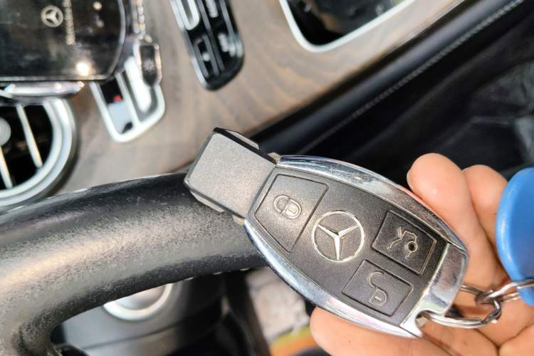 Used Mercedes-Benz GLC 2017 GLC 300 4MATIC Sport Edition Vehicle Key