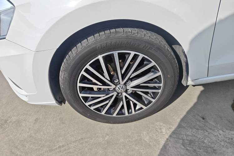 Used Volkswagen Jetta 2019 Dream Edition 1.5L Manual Comfort Version
