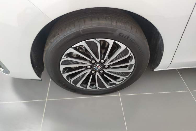 Used Buick GL8 New Energy 2025 Lu Shang Luxury Edition 7-Seater Left Front Wheel Hub