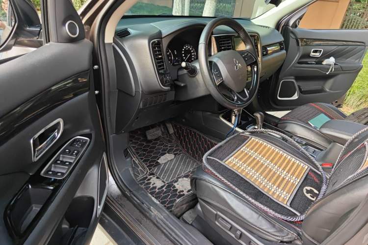Used Mitsubishi Outlander 2020 2.0L Two-Wheel Drive Enjoyment Version 5 Seats
