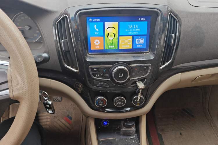 Used Baojun 730 2014 1.5L manual Comfort version 7 seats
