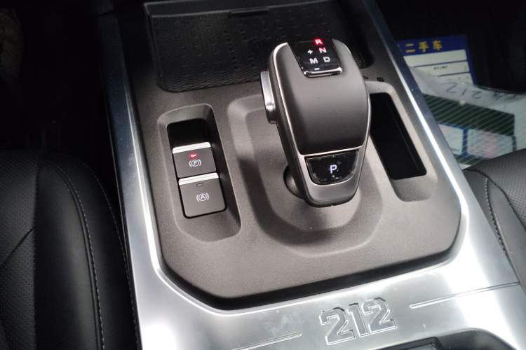 Used 212 T01 2024 2.0T Explorer Gear Lever