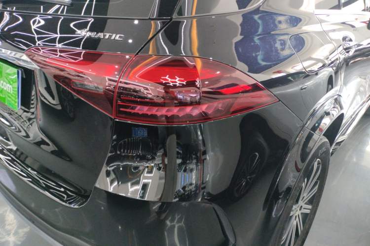 Used Mercedes-Benz GLE 2024 Refreshed GLE 350 4MATIC Stylish Edition Right Rear Taillight