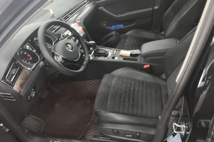 Used Volkswagen Magotan 2017 330TSI DSG Luxury Model