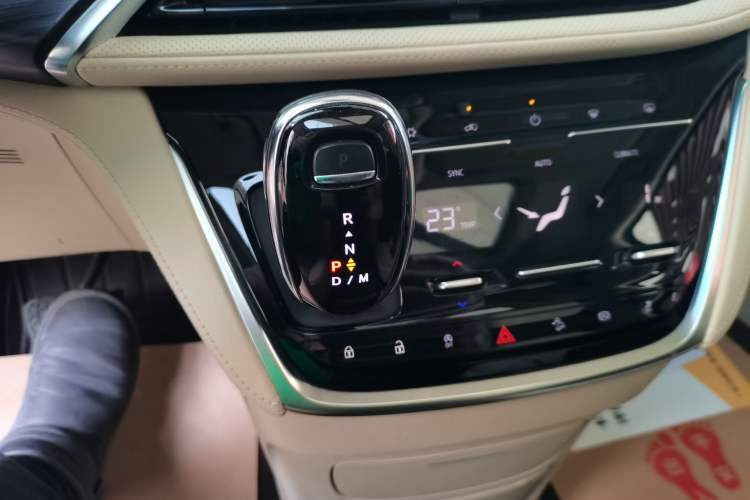 Used Buick GL8 2023 ES Lu Zun Deluxe Model