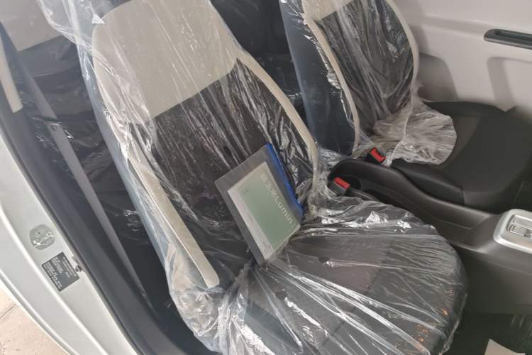 Used CHANGAN NEVO Lumin 2026 Model Treasure Edition 205km Passionate Beige Ningde Right Front Seat