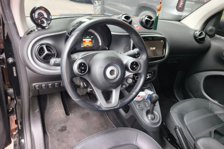 Used smart fortwo 2016 0.9T 66kW Hardtop Pioneer Edition