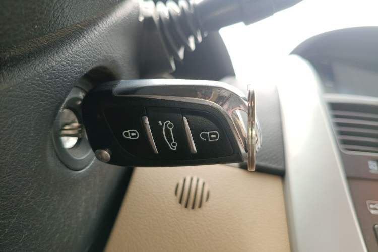 Used Buick Excelle 2013 1.5L Automatic Classic Model
