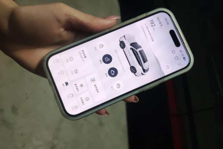 Used CHANGAN OSHAN Z6 2022 Blue Whale 1.5T DCT Smart Edition Urban Version