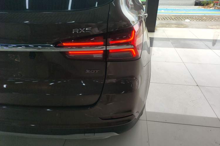 Used Roewe RX5 2016 Revised Version 20T Two-Wheel Drive Manual Transmission Luxury Edition
