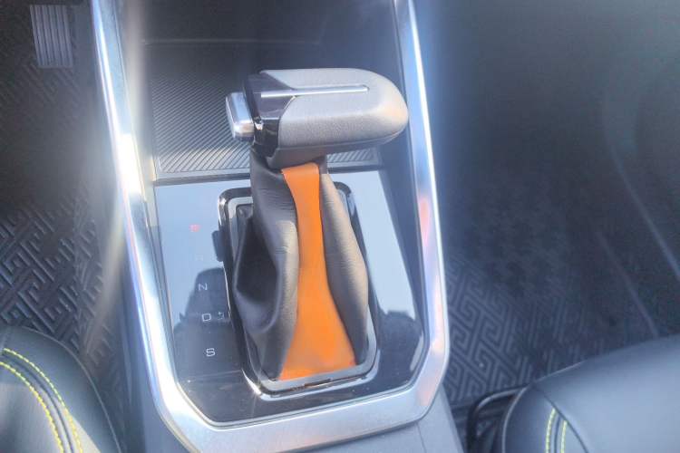 Used Wuling Alvez 2022 1.5T CVT Trendy & Cool Edition