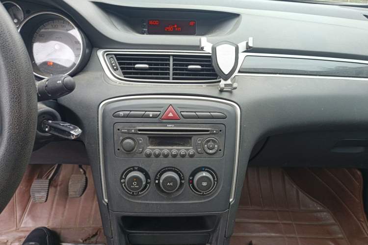 Used Peugeot 308 2013 1.6L Manual YouShang Model Audio And AC Panel