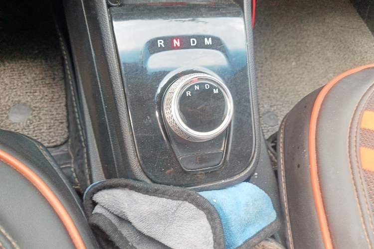 Used Baojun 310W 2018 1.5L Automatic Luxury Version China V Gear Lever