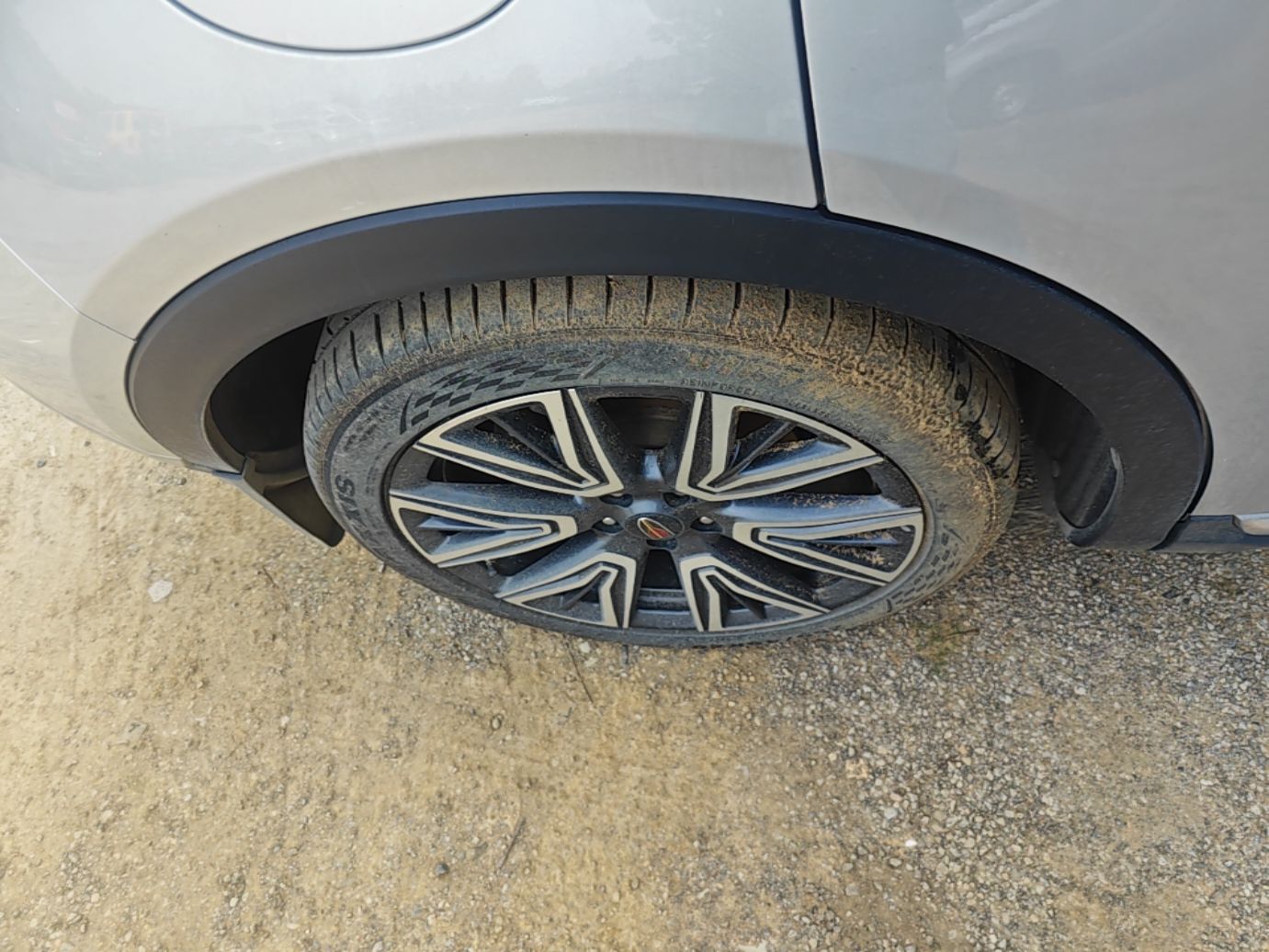 Hongqi HS5 2022 Facelifted Version 2.0T Smart Connect Flagship All-Wheel-Drive Edition — снимка 11