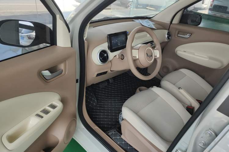 Used Wuling Hongguang MINIEV 2025 Four-Door Version Advanced Edition Driver Seat