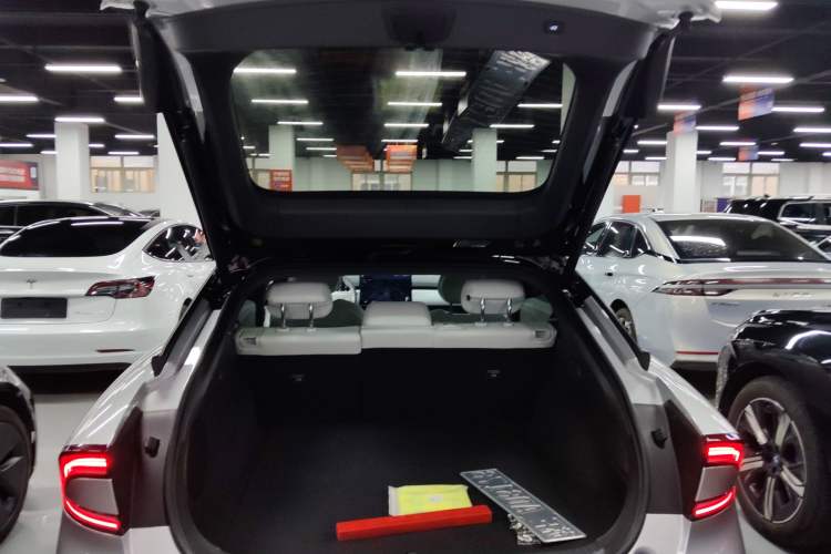 Used XPeng P7+ 2024 Long-Range Max Trunk